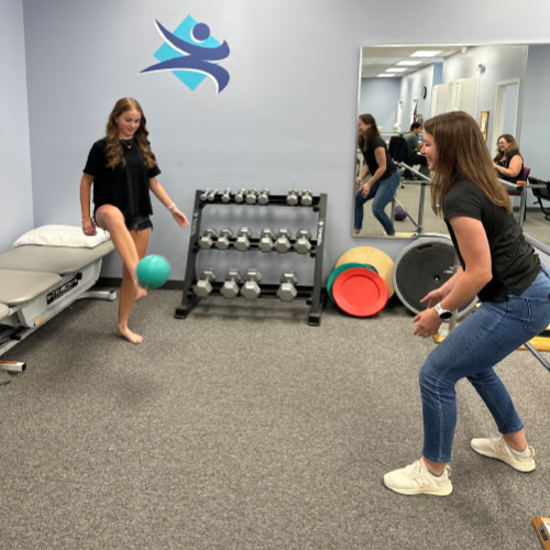 How Physical Therapy Can Help You Get Ready for Fall Sports