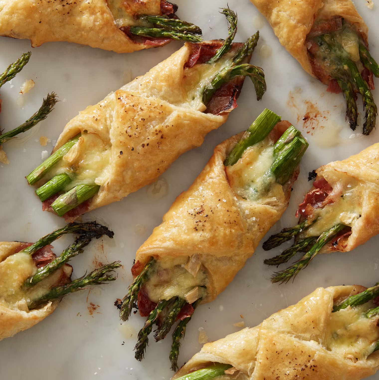 Brie Asparagus Prosciutto Bundles